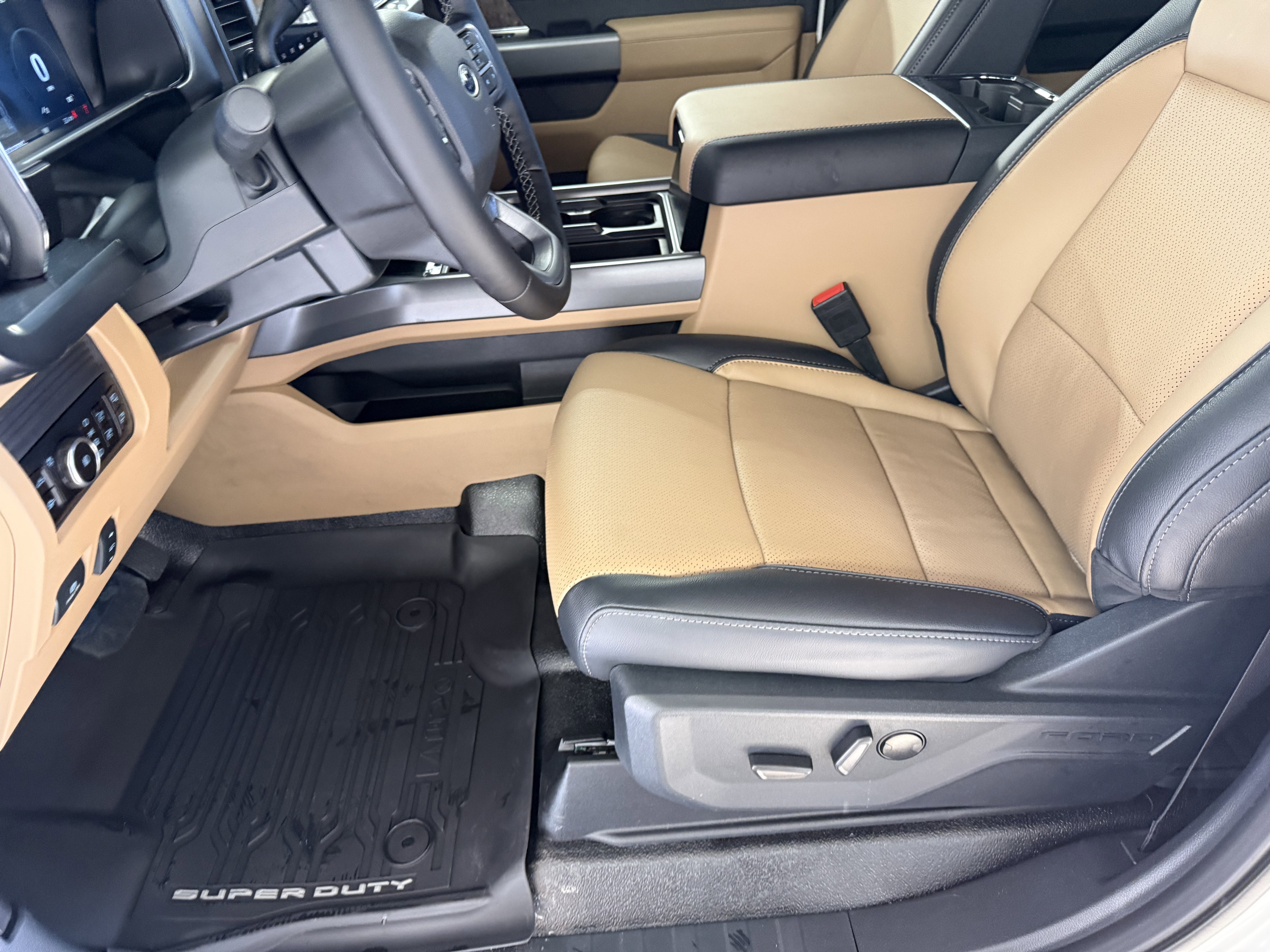 2026 Ford Super Duty F-350 SRW F-350® Lariat®