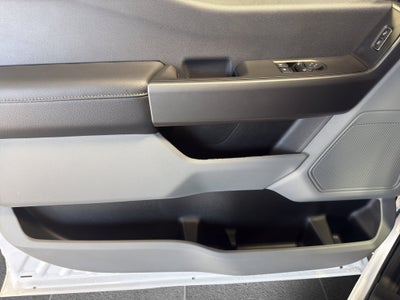 2027 Ford Super Duty F-350 SRW F-350® XLT