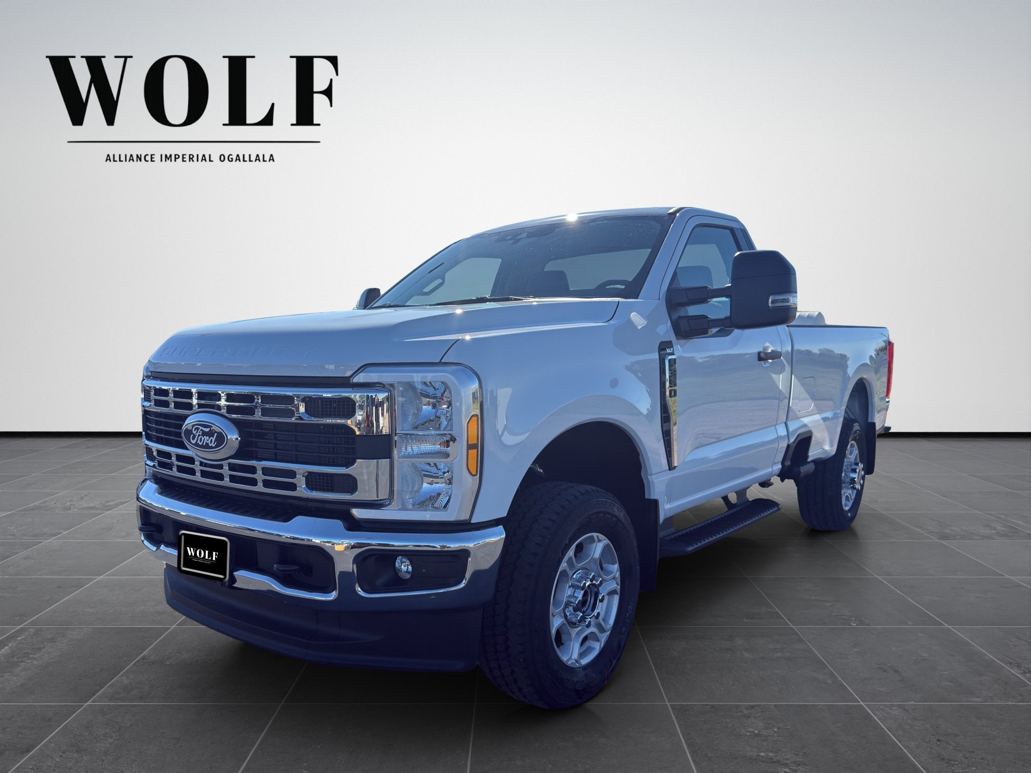 2027 Ford Super Duty F-350 SRW F-350® XLT