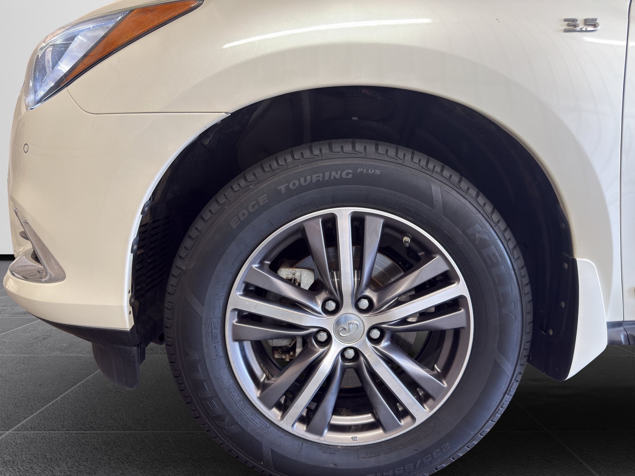 2017 INFINITI QX60 AWD